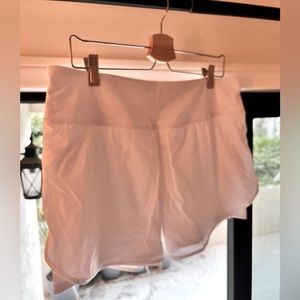 White Athletic Shorts with Pockets and Lining